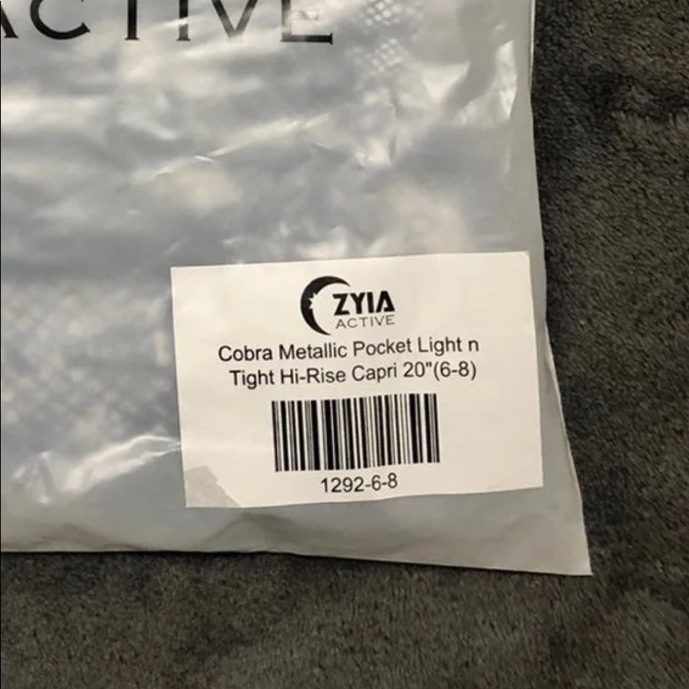 NEW ZYIA Cobra Metallic Light n Tight Capri - Picture 7 of 7